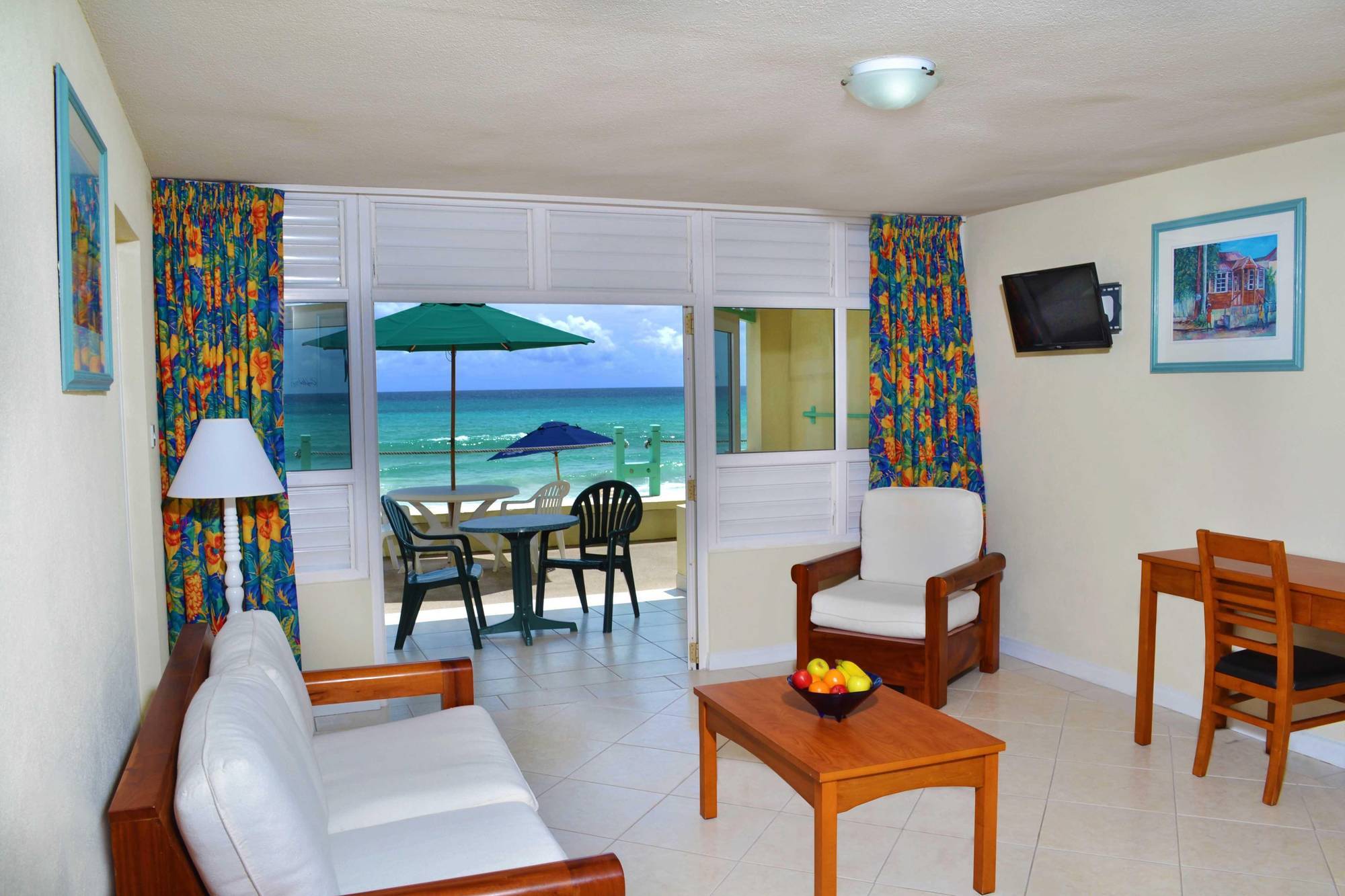 بريدج تاون Coral Mist Beach Hotel المظهر الخارجي الصورة